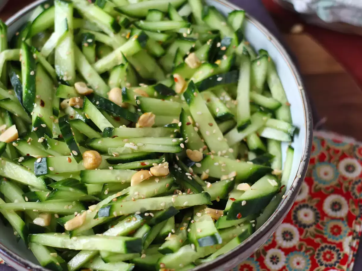 Spicy cucumber salad with peanuts - photo 4