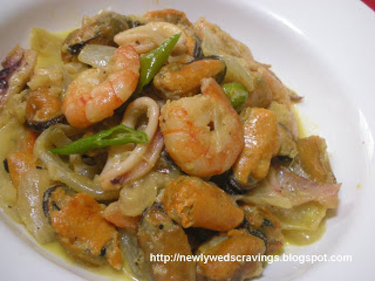 Spicy Mixed Seafood Curry - photo 2