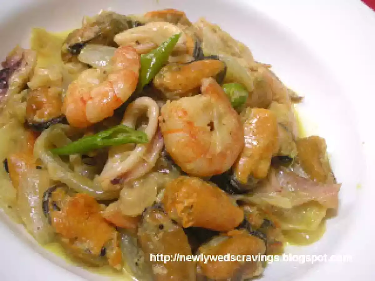 Spicy Mixed Seafood Curry - photo 2