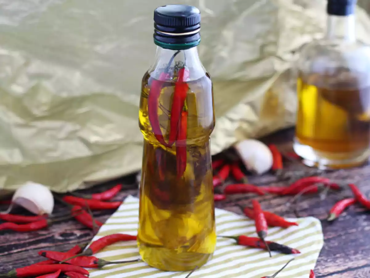 Spicy oil for homemade pizzas