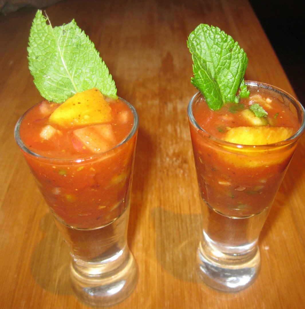 Spicy watermelon and mango gazpacho shots, Recipe Petitchef