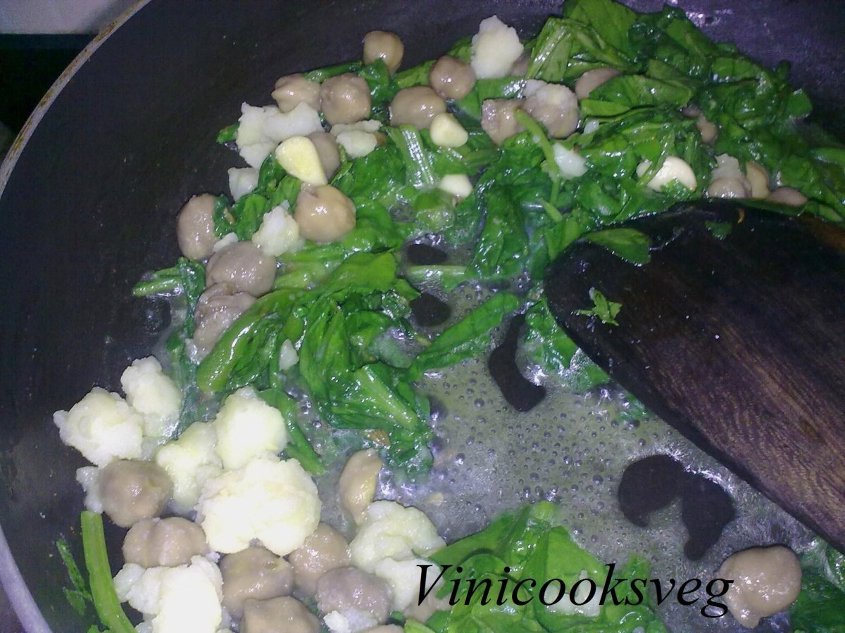 Spinach and chickpea thick soup - photo 4