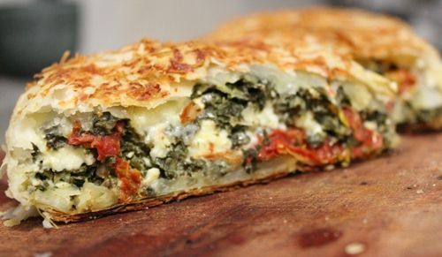 Spinach feta and sundried tomato strudel - Recipe Petitchef