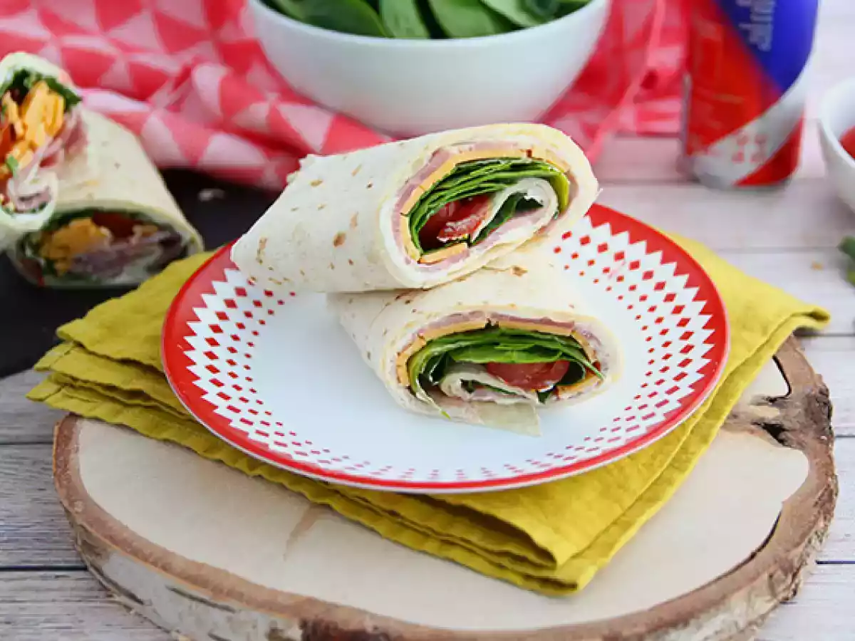 Spinach, ham and cheddar wraps