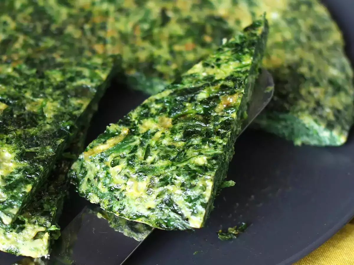 Spinach omelet, an easy and delicious vegetarian dish - photo 5