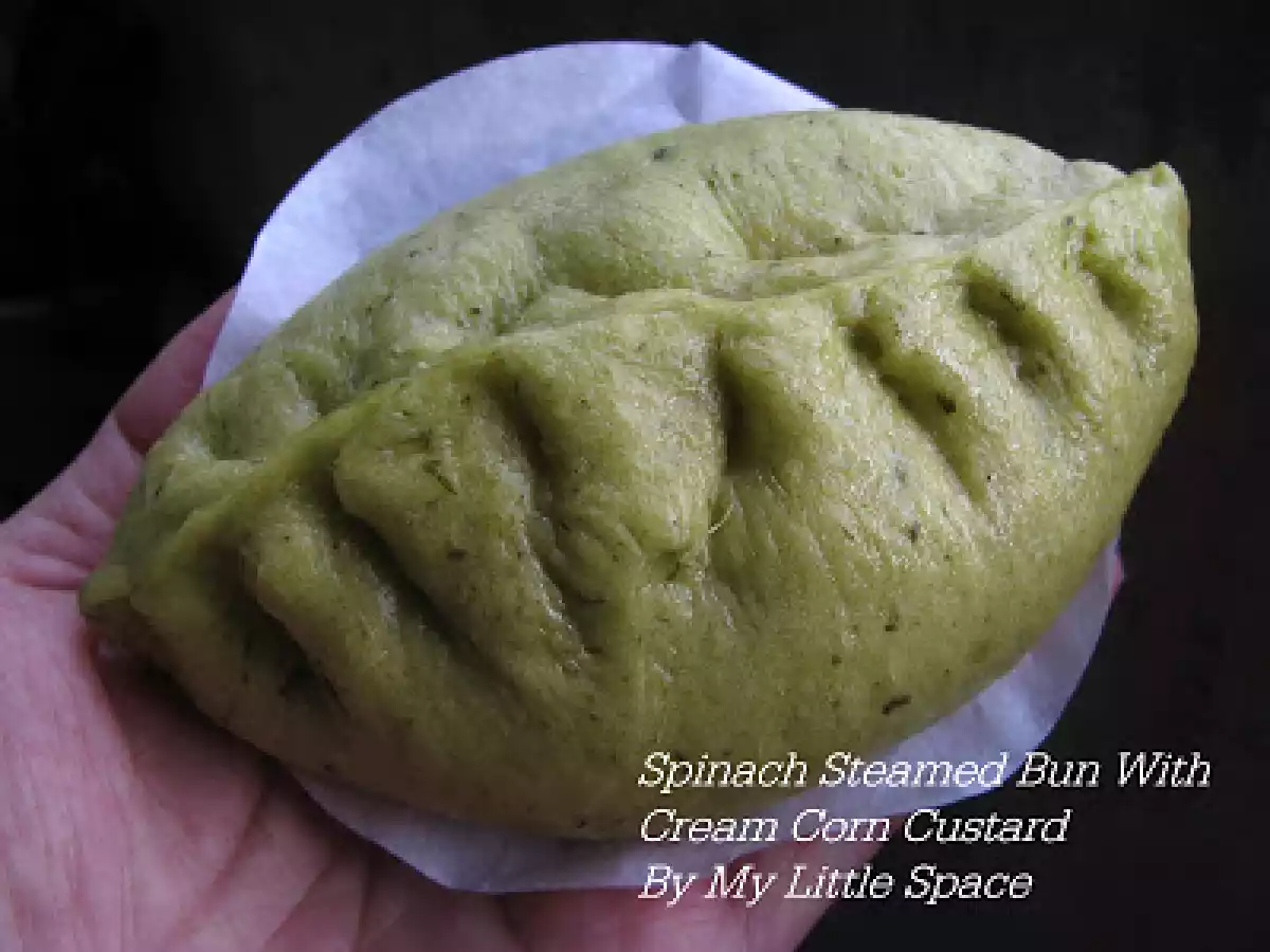 Spinach Steamed Bun With Cream Corn Custard