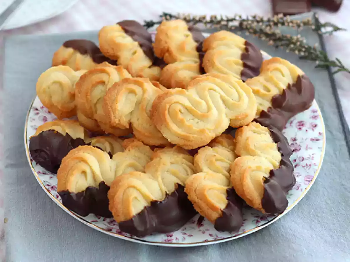 Spritz cookies for snack