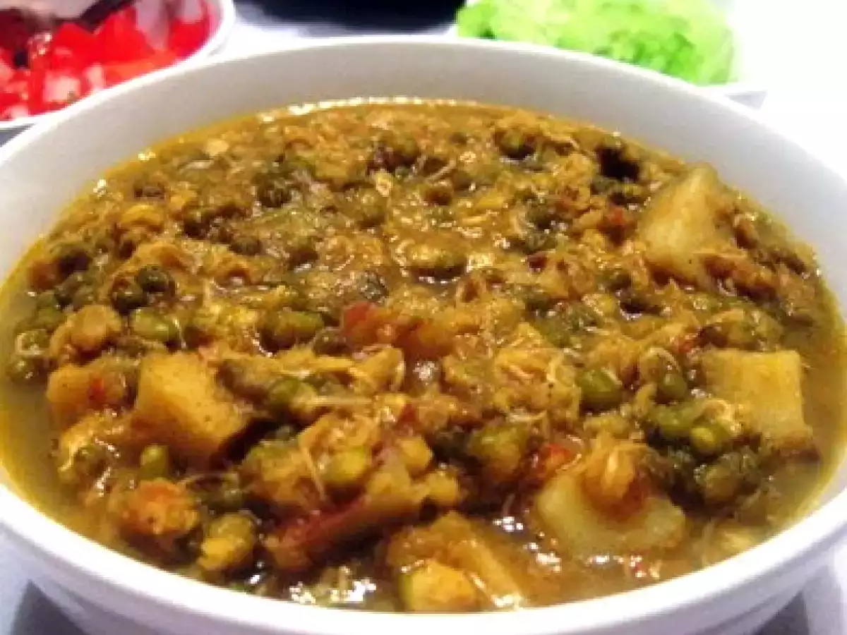 Sprouted whole Moong Usal