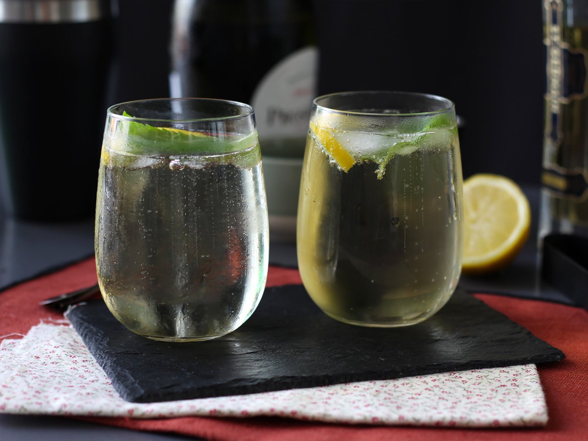 St-Germain Spritz with elderflower liqueur, the ultra-fresh summer cocktail