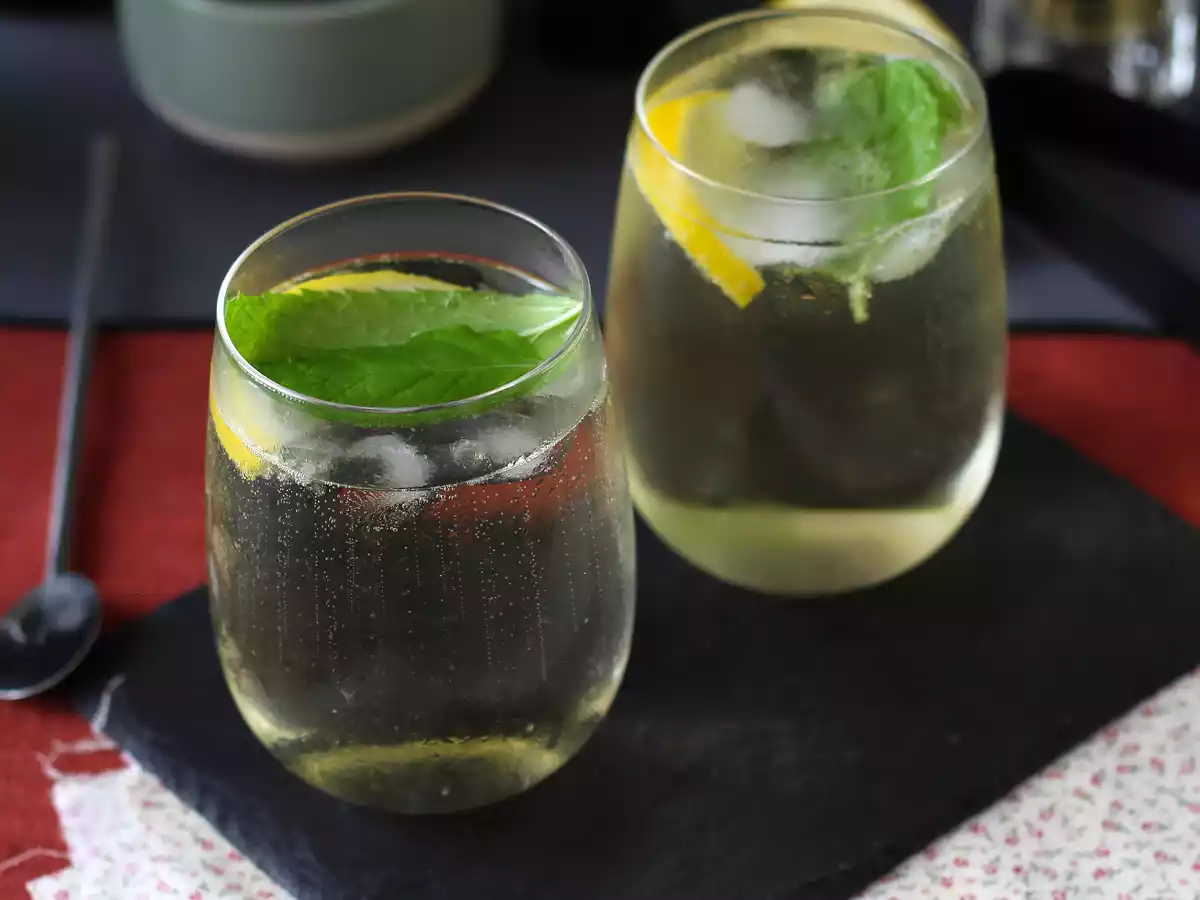 St-germain spritz with elderflower liqueur, the ultra-fresh summer cocktail - photo 5