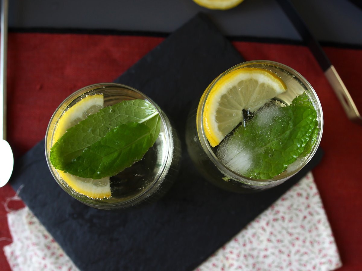 St-Germain Spritz with elderflower liqueur, the ultra-fresh summer cocktail - photo 6