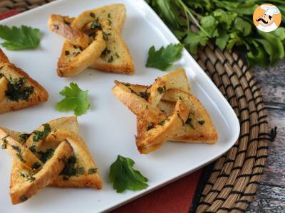 Star-shaped garlic bread with sandwich bread - photo 4