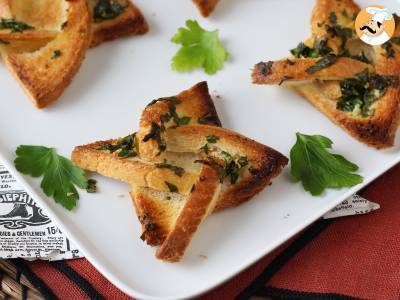 Star-shaped garlic bread with sandwich bread - photo 5