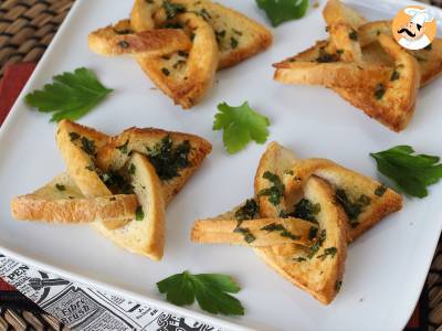 Star-shaped garlic bread with sandwich bread - photo 6