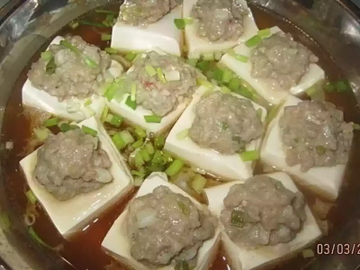 Steam Tofu with minced pork and prawn