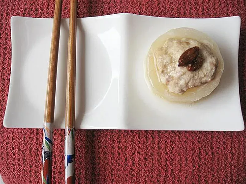 Steamed Hairy Gourd with Meat Stuffing