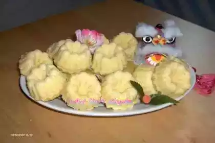 Steamed mini green peas cake recipe: easy and healthy treat