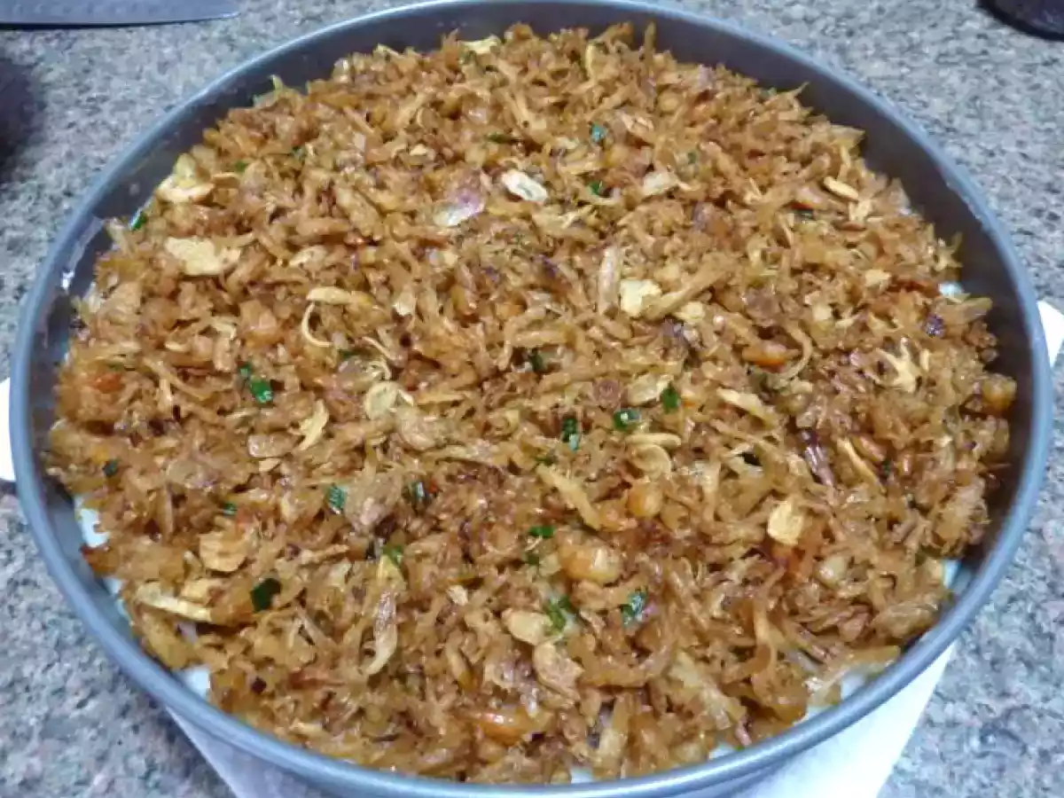 Steamed Rice Cake with Dried Scallops (Banh Duc Man)