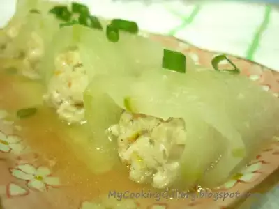 Steamed stuffed winter melon rolls recipe