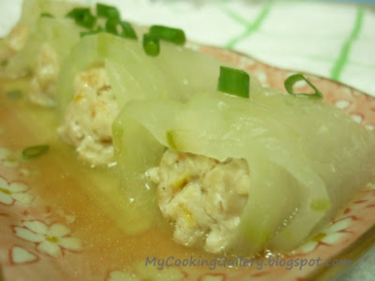 Steamed Stuffed Winter Melon Rolls