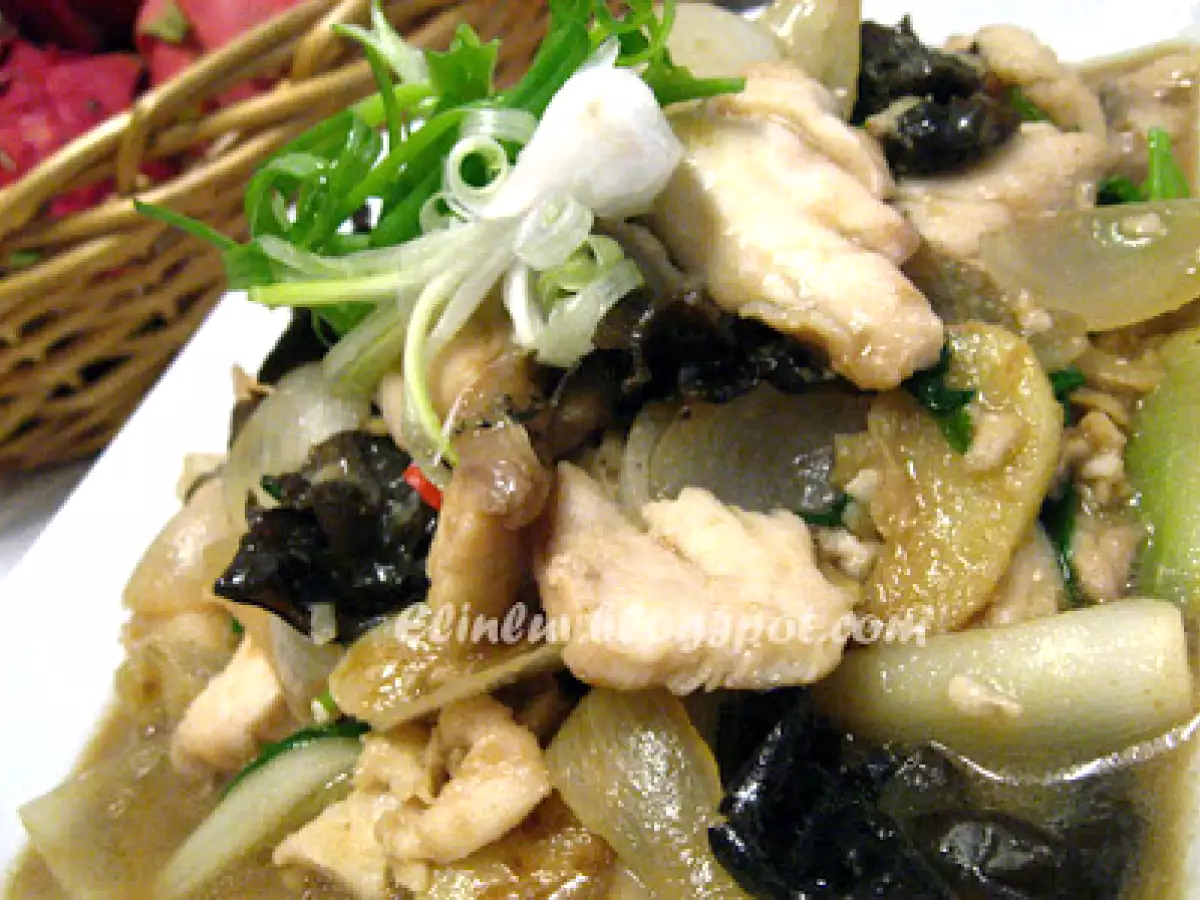 Stir-Fried Garoupa Fillets With Jelly Mushrooms/Wood Ear Fungus - photo 3