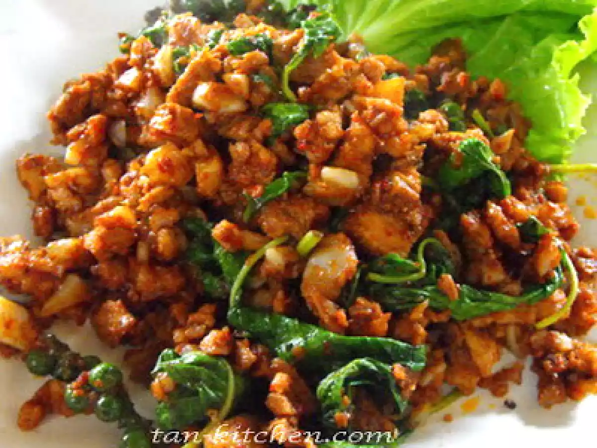 Stir-Fried Ground pork with holy basil (Mou Sub Pad Ka Pow)