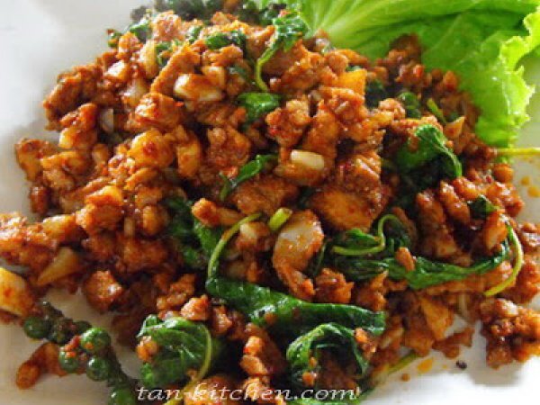 Stir-Fried Ground pork with holy basil (Mou Sub Pad Ka Pow)