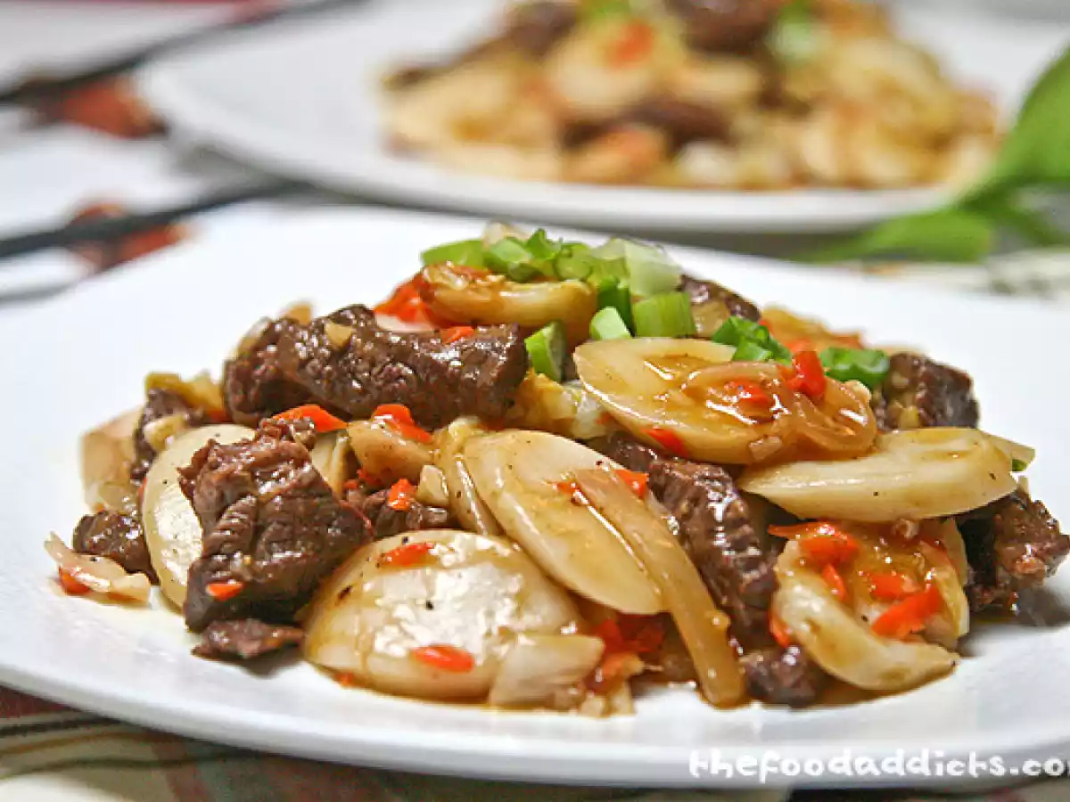 Stir Fried Rice Cakes with Rib-Eye (Chao Nian Gao)