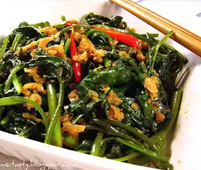 Spicy stir-fried sweet potato leaves recipe