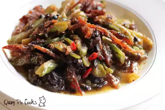 Stir fry bitter gourd with canned fried dace in black bean sauce