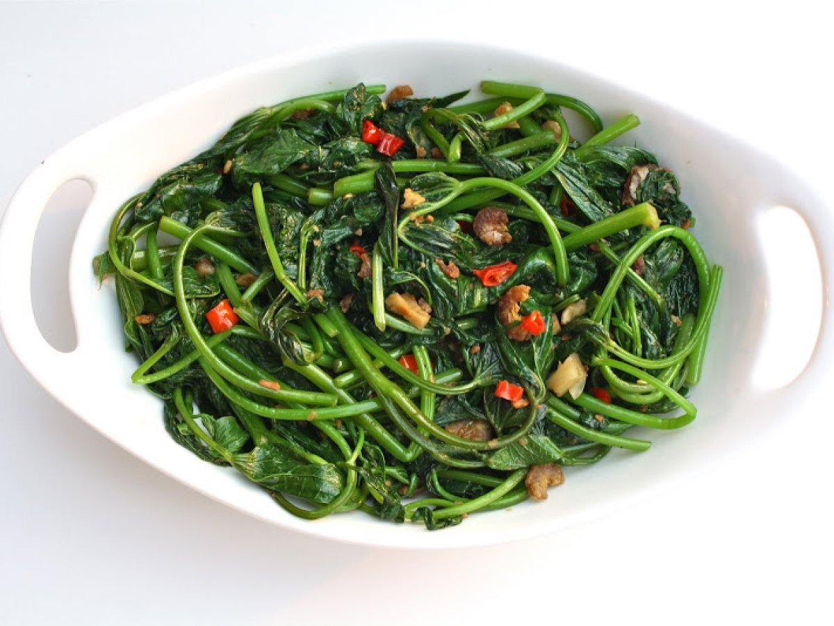 Stir-Fry Sweet Potato Leaves With Roasted Shrimp Paste - photo 2