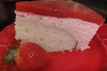 Strawberry bavarian cream cake with strawberry mirror
