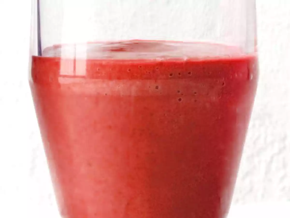 Strawberry Coconut Water Smoothie Recipe