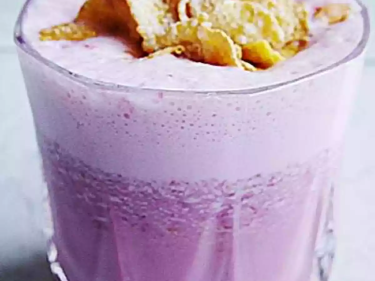 Strawberry Frosted Flakes Milkshake