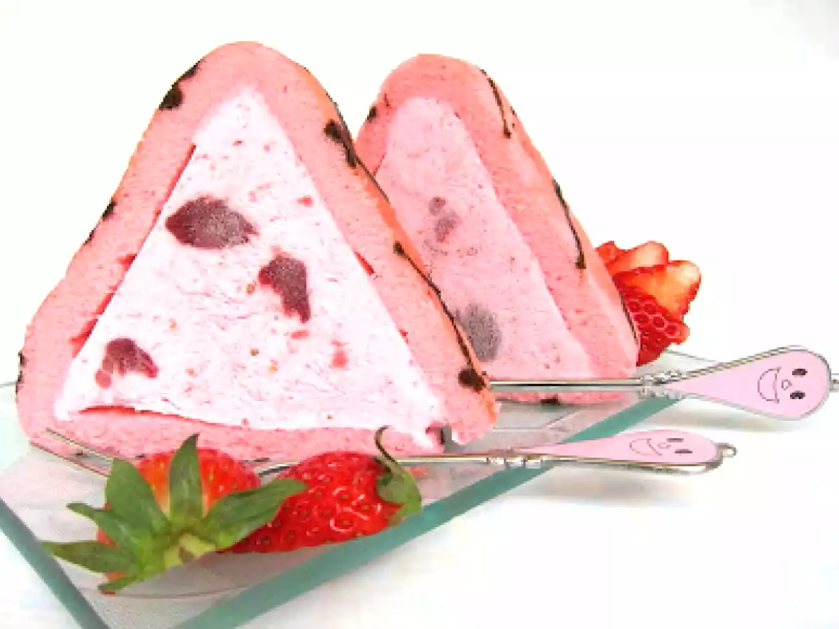 Strawberry Ice Cream Roll