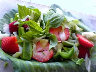 Strawberry, Lettuce, Pak Choi, and Pepper Salad, photo 2