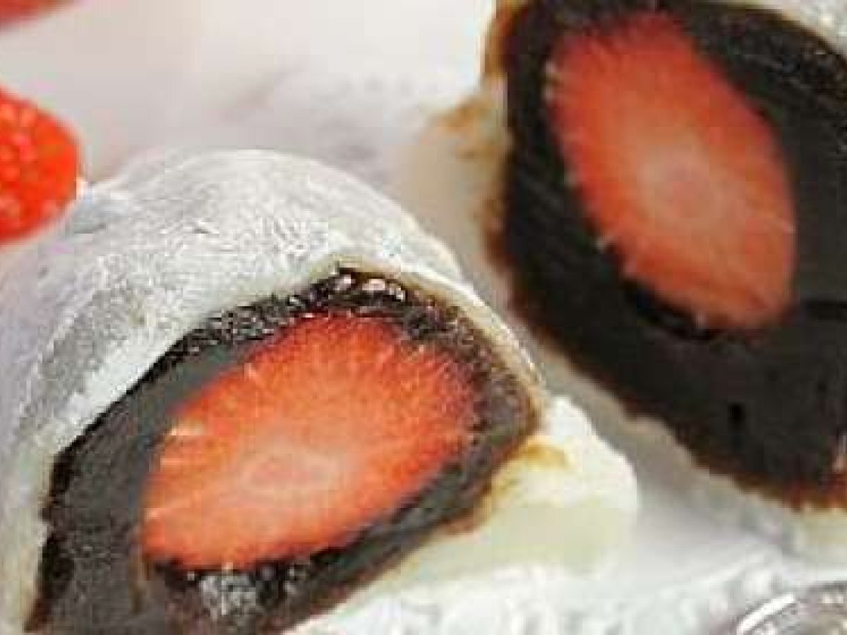 Strawberry Mochi With Prune Paste - photo 2