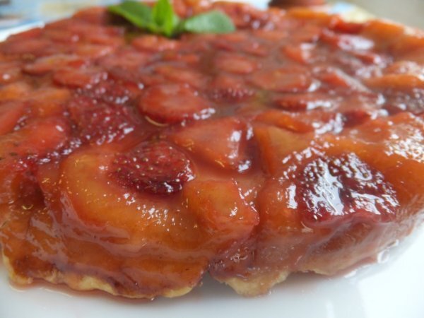 Strawberry tart tatin