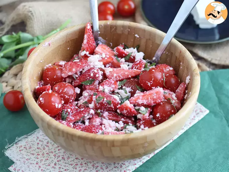 Strawberry, tomato, feta and basil salad, photo 1