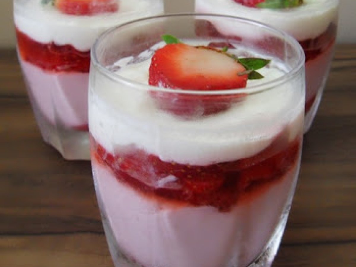 Strawberry Trifle with mascarpone cream