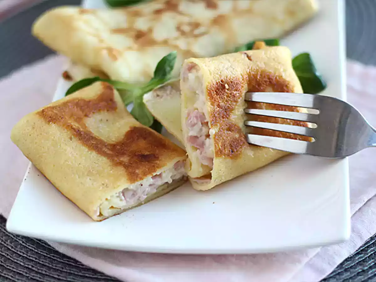 Stuffed crepes with béchamel sauce, cheese, and ham - photo 4
