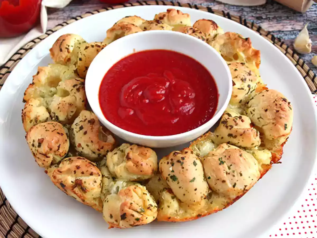 Stuffed mozzarella pizza crown - photo 2