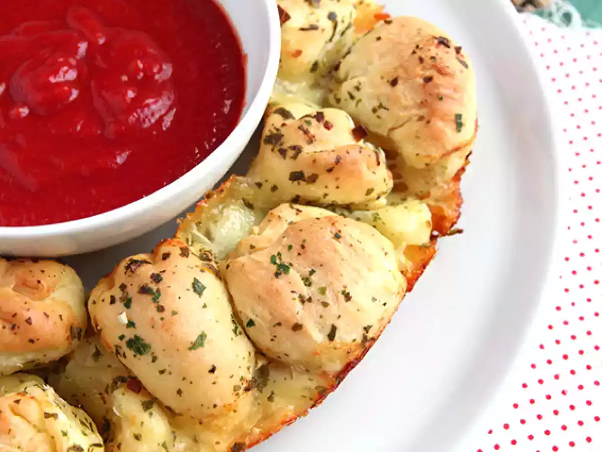 Stuffed mozzarella pizza crown - photo 4
