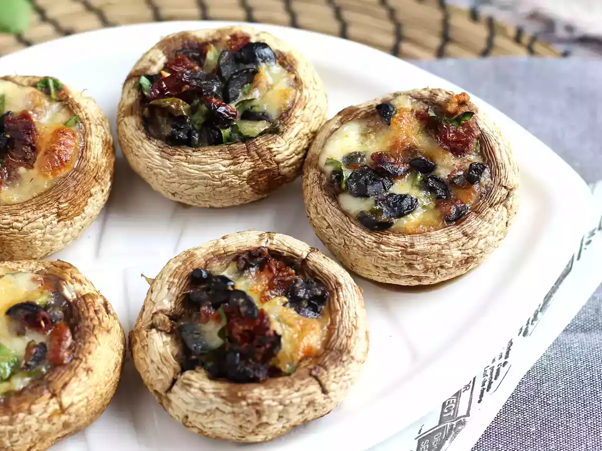 Stuffed mushrooms baked in the oven (a great idea for appetizers)