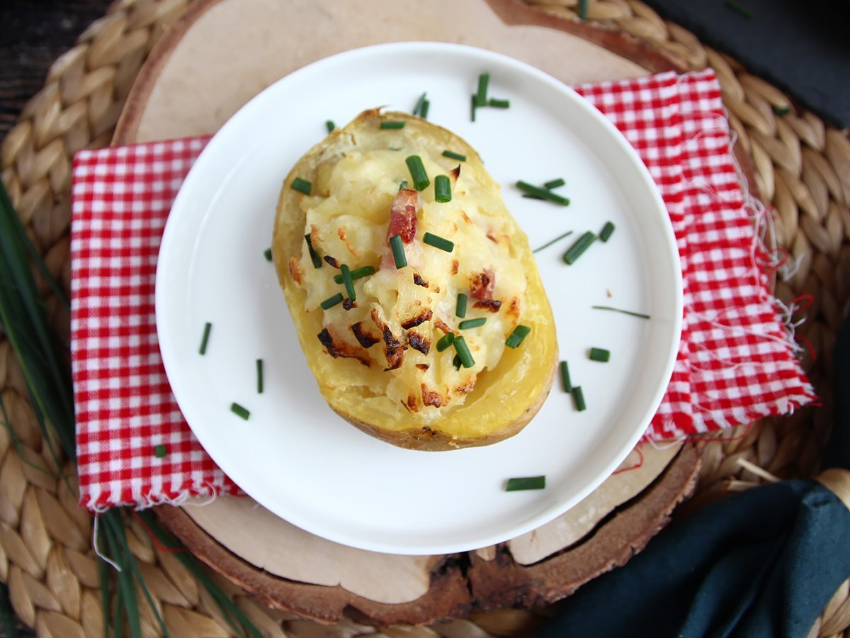 Stuffed potatoes with bacon and cheese - photo 2