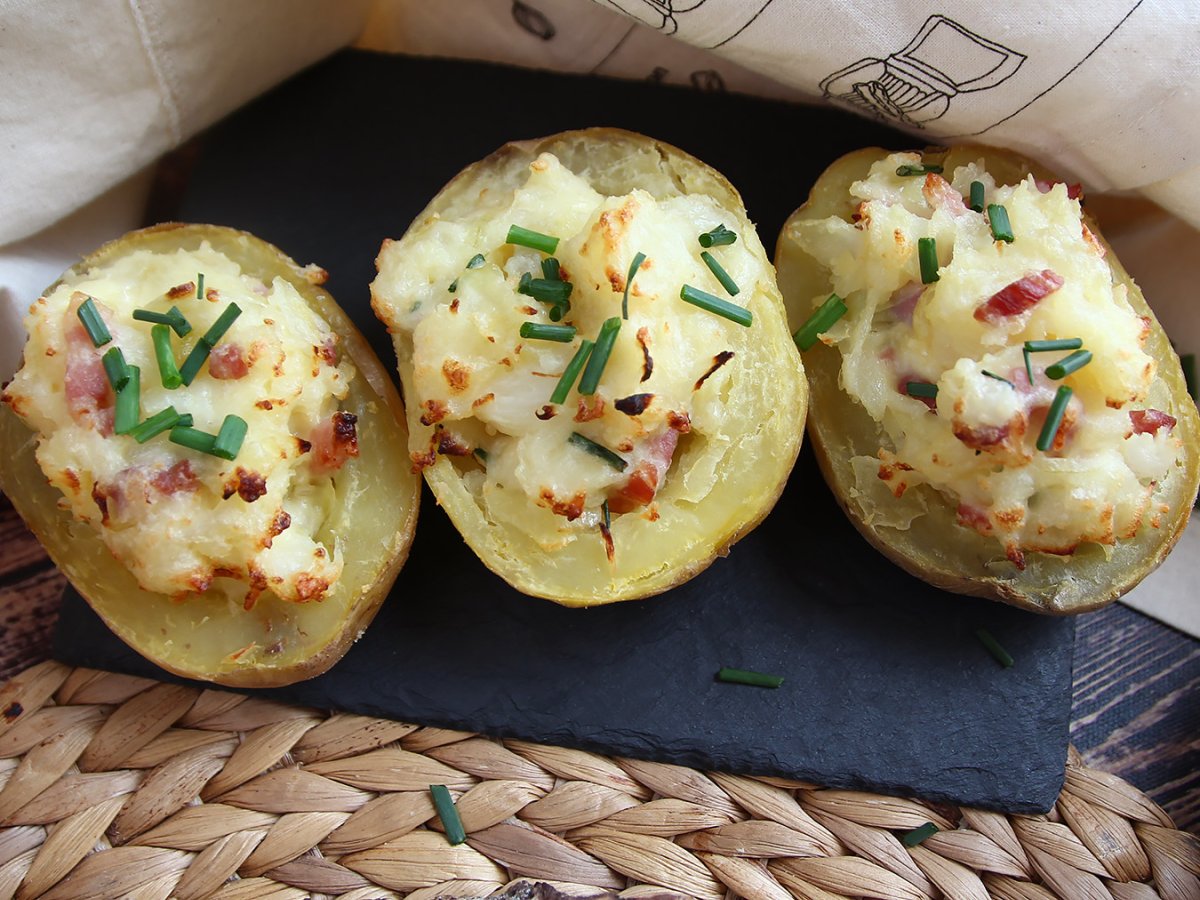 Stuffed potatoes with bacon and cheese - photo 5