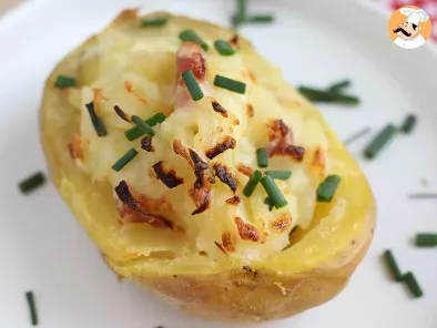 Stuffed potatoes with bacon and cheese
