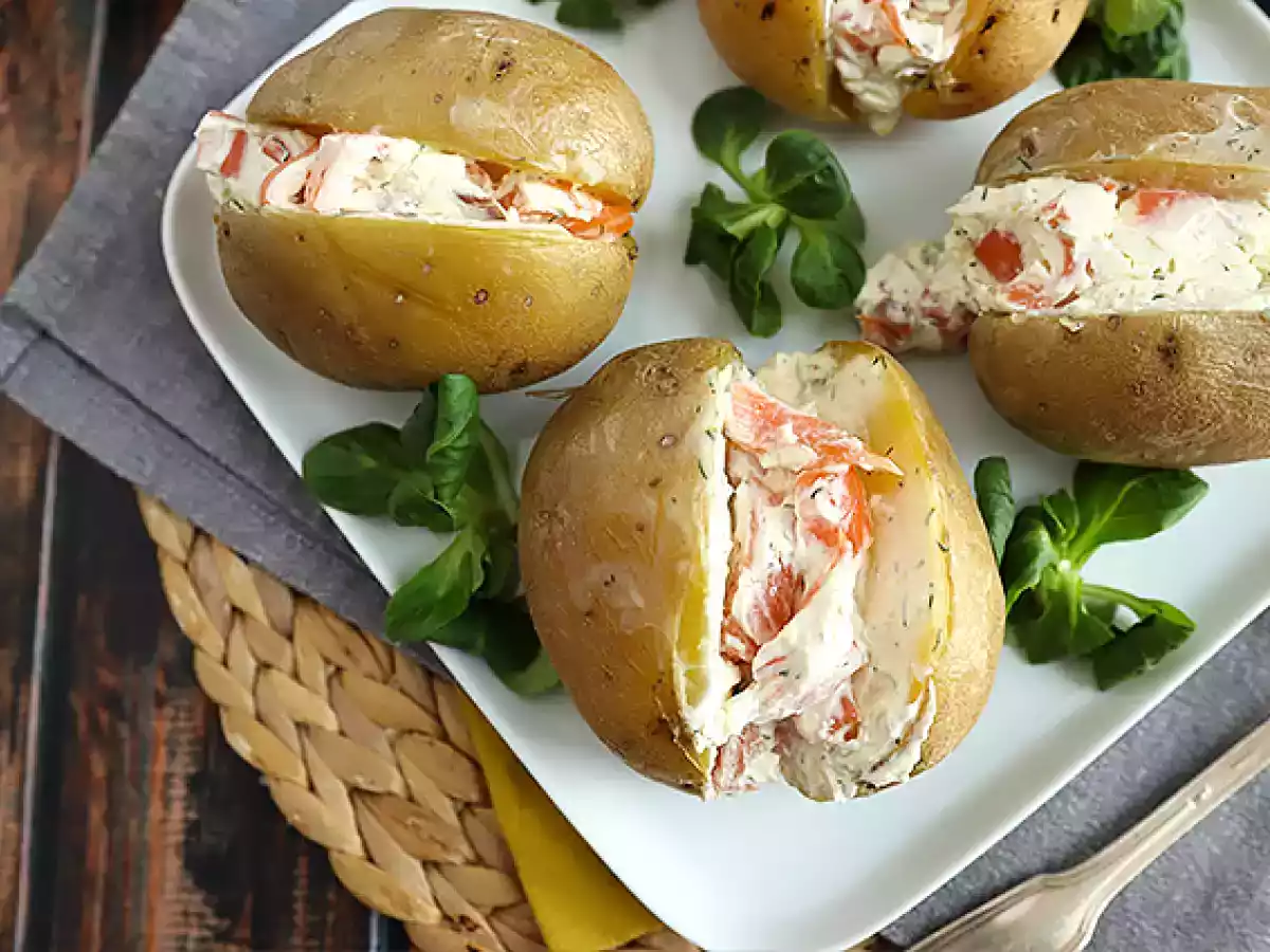 Stuffed potatoes with smoked salmon and cream cheese