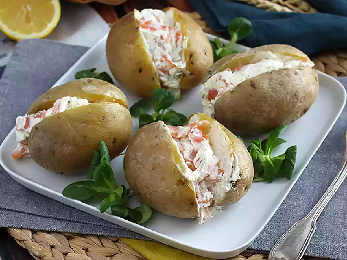 Stuffed potatoes with smoked salmon and cream cheese - photo 2