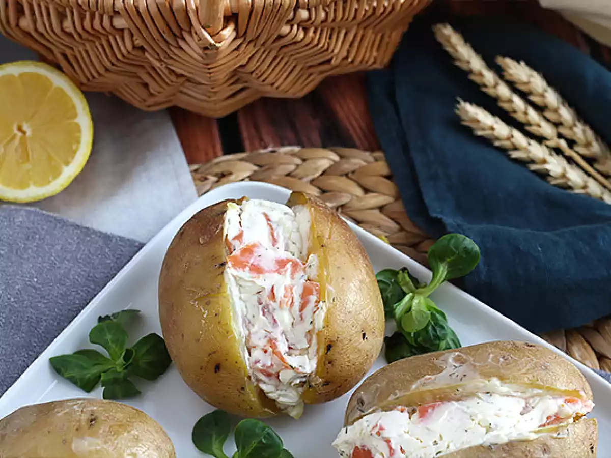 Stuffed potatoes with smoked salmon and cream cheese - photo 3